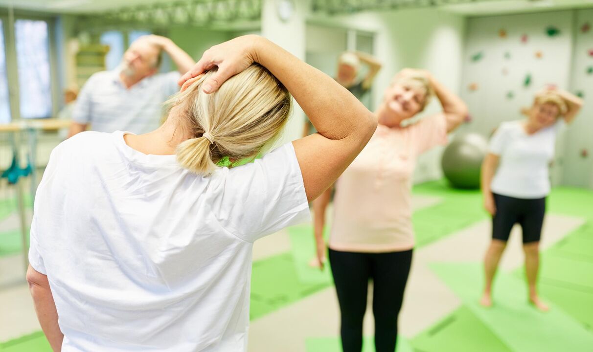 Гімнастику для шиї при остеохондрозі рекомендується робити кілька разів на день